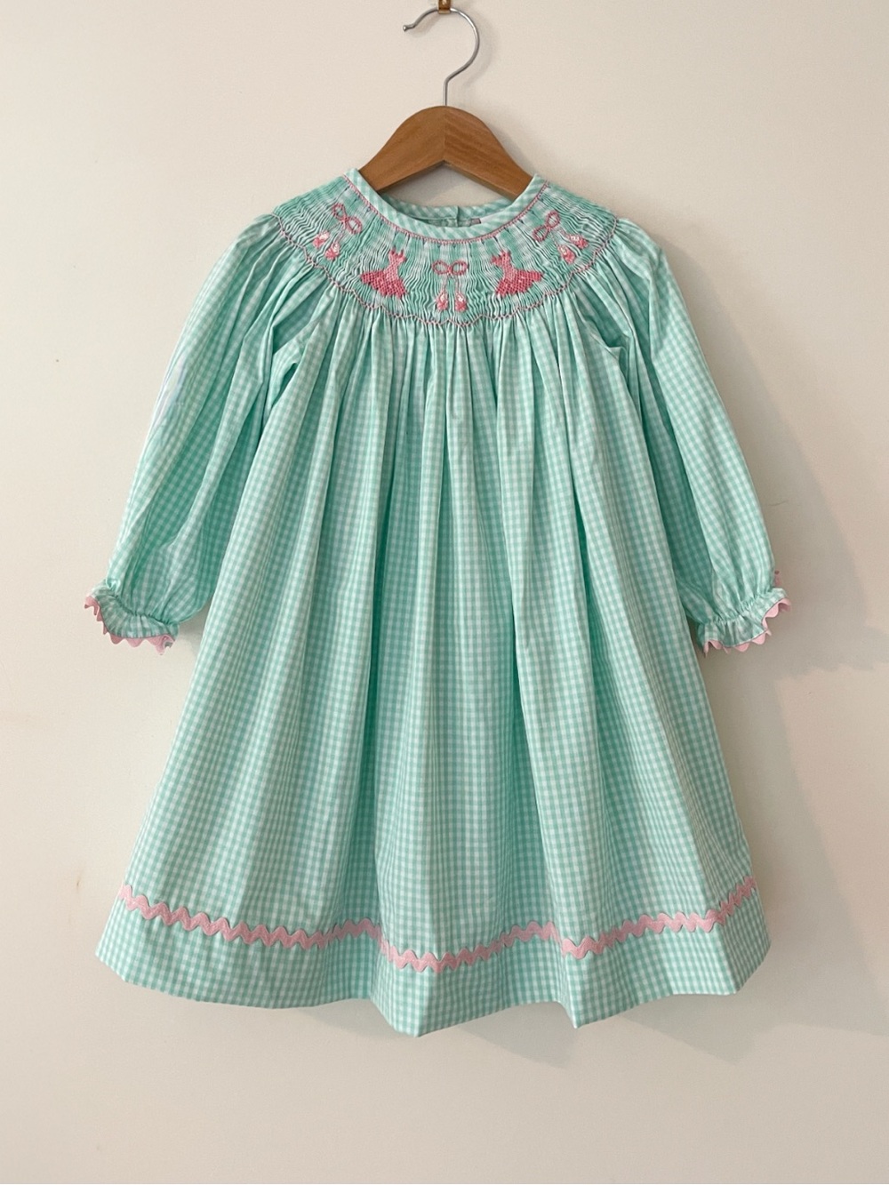 STITCHY FISH NWOT Hand Smocked Ballet Slippers Gingham Dress